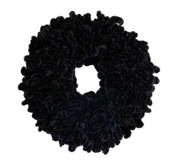 Our Volumizing Scrunchie adds the perfect amount of volume under your hijab and its style mimics the natural form of hair.