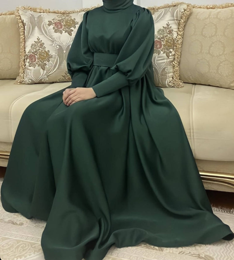 Grab our two piece houlla set for Eid! It is elegant, simple, and fashionable at the same time! 