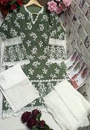 Look classy in this minimalistic, sophisticated three piece set! This piece will be a go-to in your closet for years!