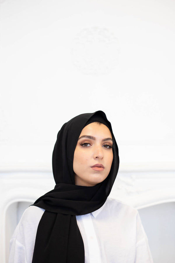 Woman Medina Silk Hijab Black wrinkle-free