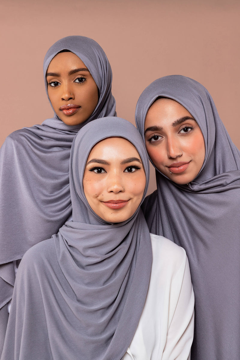 3 models Premium Jersey Hijab Queen Grey neutral