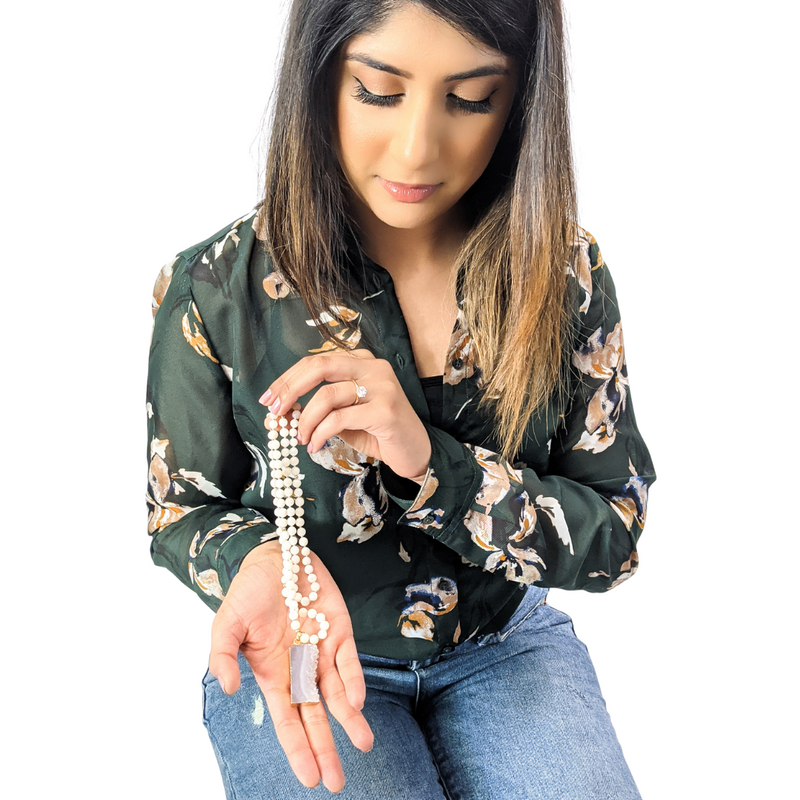 Clarté intuitive Tasbih | Collier pour femme avec 99 perles de quartz laiteux et pendentif géode en agate 