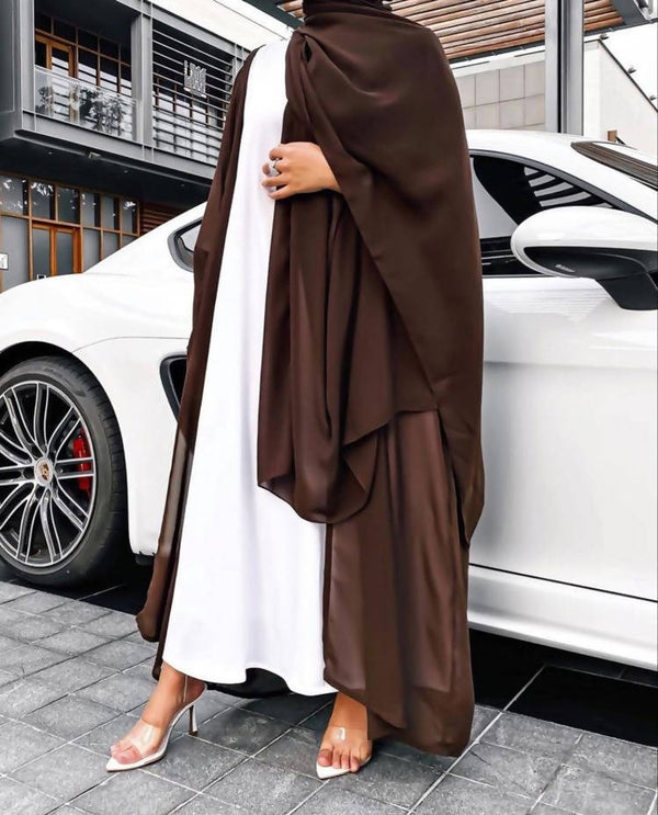 The Dubai Style Kimono 3 pcset abaya comes with a belt to style as you like