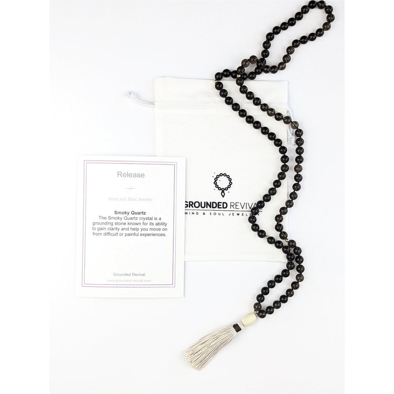 Release Tassel Tasbih | Collier avec perles de quartz fumé et pompon en soie fait à la main