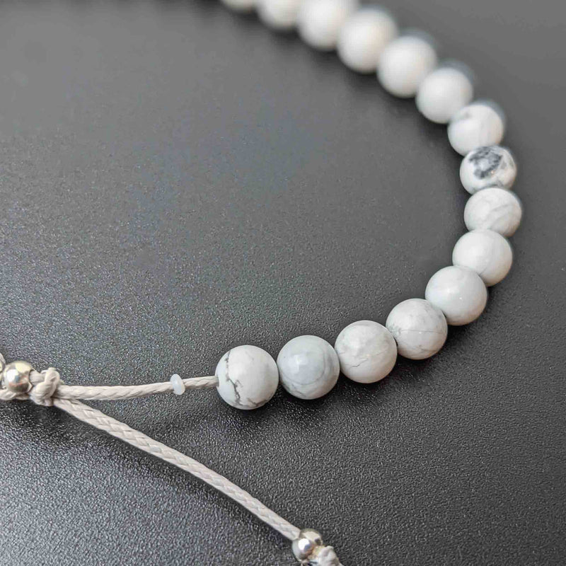 Calm Tasbih Bracelet pour femme avec 33 perles de pierres précieuses Howlite