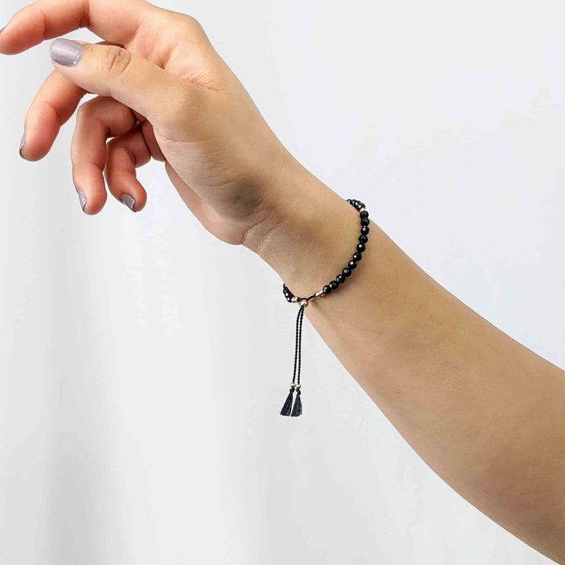 Protégez le bracelet Mini Tasbih pour femme avec 33 perles de pierres précieuses de spinelle noir délicat