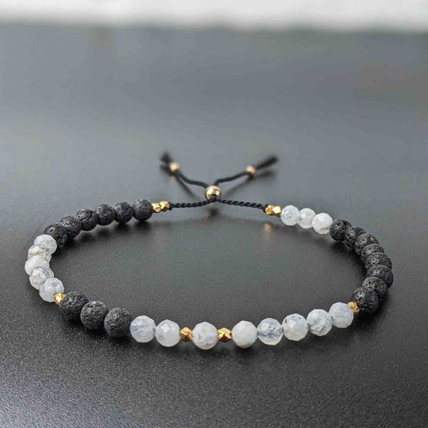 Bracelet Revive Mini Tasbih pour femme avec 33 perles de pierre de lune et de pierre de lave délicates